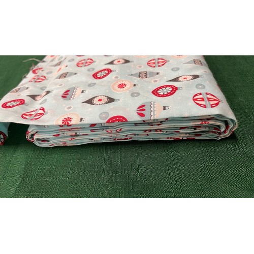 45 - END OF ROLL COTTON FABRIC / BAUBLES