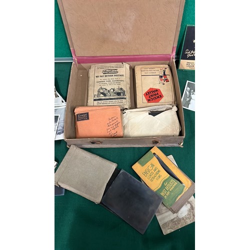 67 - SELECTION OF VINTAGE PHOTOS AND MORE EPHEMERA