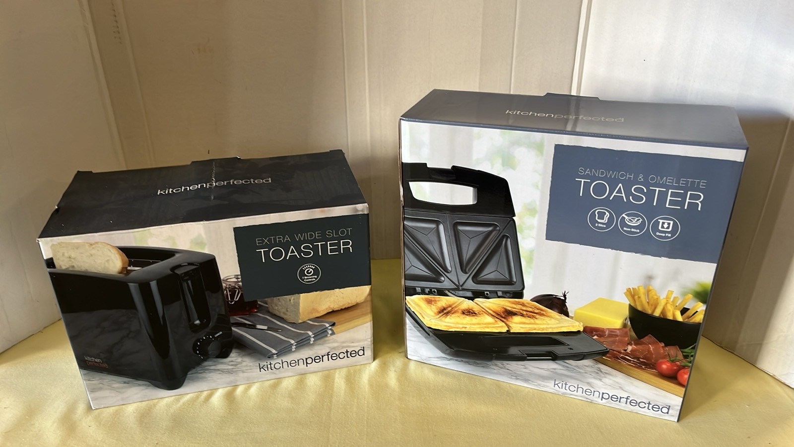 2 X TOASTERS / BOXED