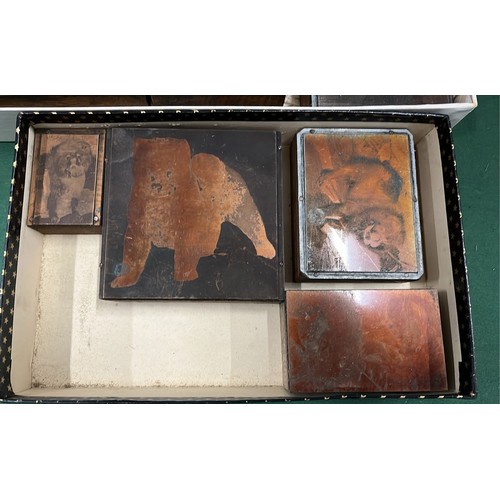 124 - VINTAGE PRINT BLOCKS
