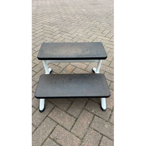 232 - CARAVAN STEP
