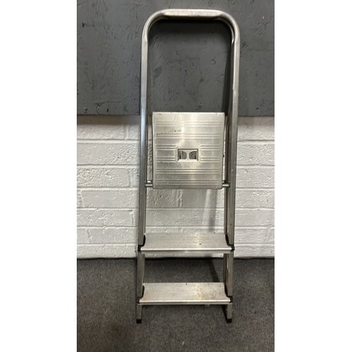 192 - STEP LADDER