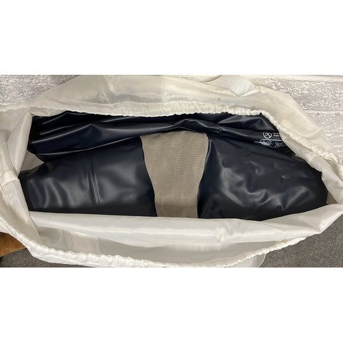 185 - INFLATABLE AIR BED