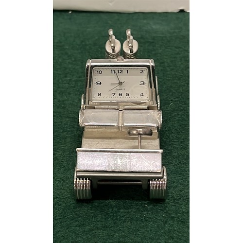 111 - DECRETIVE CLOCKS IN VEHICLES AND GOLF CADDY