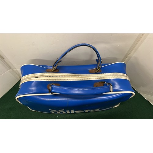 113 - RETRO BLUE MILETA SPORTS BAG