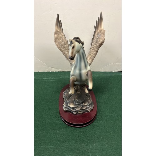 99 - THE JULIANA COLLECTION LARGE PEGASUS FIGURE