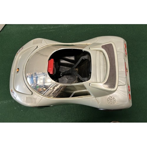 90 - 1998 HASBRO ACTION MAN SILVER SPEED ROAD RACE CAR