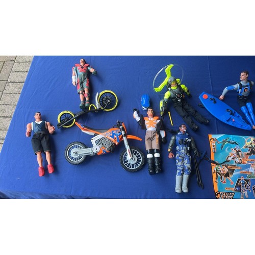 85 - ACTION MAN TEAM OF TEN WITH THERE MODES OF TRANSPORT
