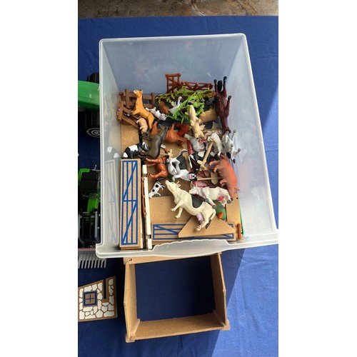 72 - SELECTION OF MIXED FARM TOYS SEE ALL PICTURES