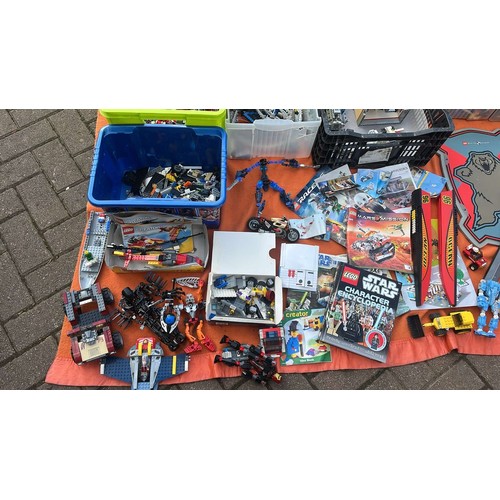 73 - VERY LARGE QTY OF MIXED VINTAGE AND MODERN LEGO  TO INCLUDE TEC KITS AND INSTRUCTIONS SEE ALL PICTUR... 