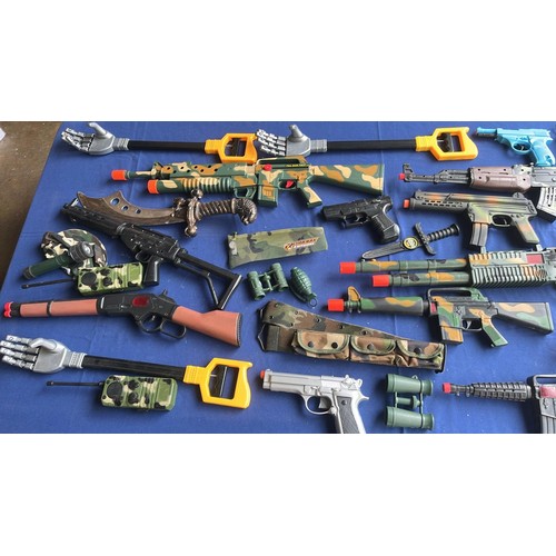 70 - SELECTION MIXED TOY WEAPONS