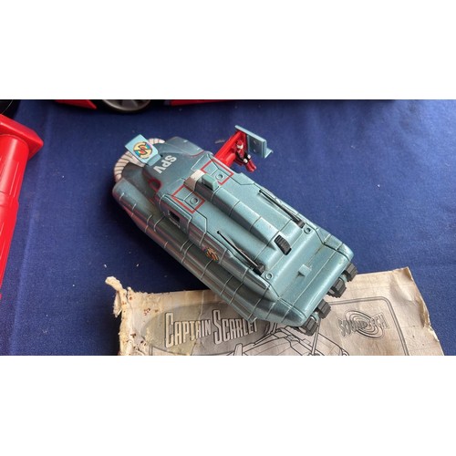 69 - 1993 SPECTRUM PURSUIT VEHICLE AND OTHER CAPTAIN SCARLET ITEMS