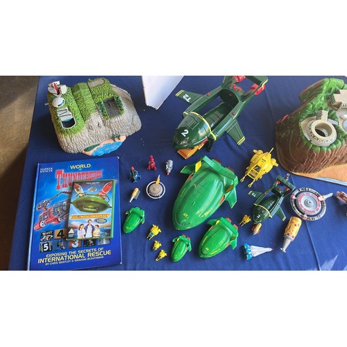 66 - SELECTION OF THUNDERBIRDS TRACY ISLANDS AND TRANSPORT / SEE ALL PICTURES