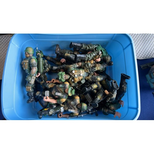 65 - LARGE QTY OF MIXED MILITARY TOYS WITH FIGURES / SE ALL PICTURES