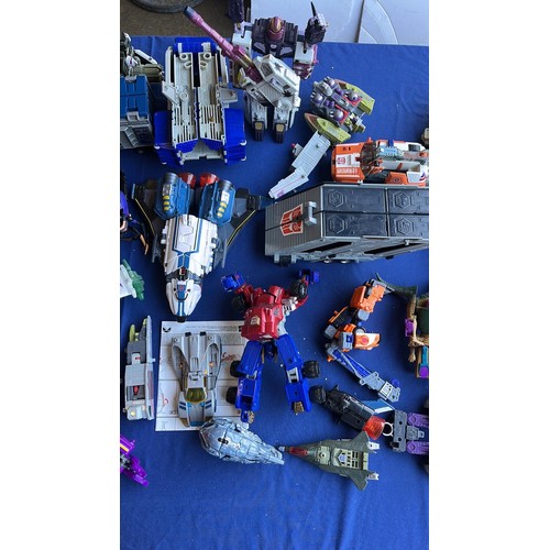 63 - VERY LARGE QTY OF MIXED TRANSFORMER TOYS / SEE ALL PICTURES