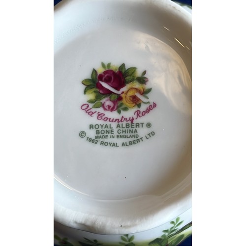 45 - 4 X ROYAL ALBERT OLD COUNTRY ROSES MUGS...