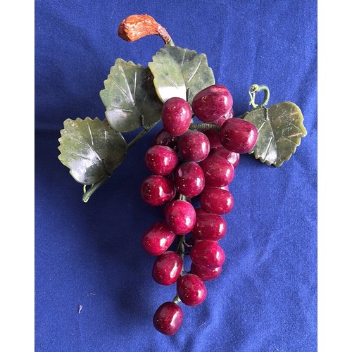 1 - GRAPE BUNCH DISPLAY...