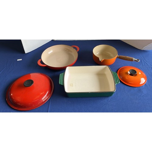 36 - LE-CREUSET & OTHER MAKER COOK WARE IN ORANGE & GREEN...