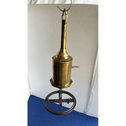 30 - EDWARDIAN DEANE & CO LONDON BRIDGE BRASS CLOCK WORK FIRE JACK ROASTING SPIT WITH KEY AND RACK /W...