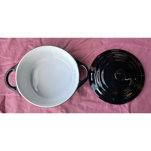 22 - SWAN BLACK GLAZED COOK POT...