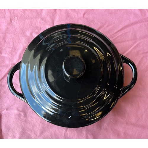 22 - SWAN BLACK GLAZED COOK POT...