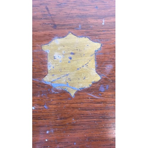 17 - WOODEN CASED TABLE FRUIT CUTLERY SET...