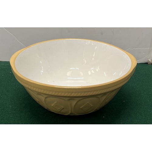 12 - TWO KITCHEN MIXING BOWLS AND 3 X PUDDING BOWLS...