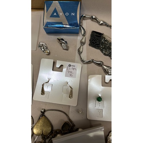 4 - SELECTION OF COSTUME JEWELLERY...