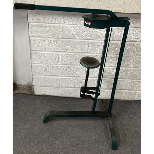 304 - GRIFO BOTTLE CORKING PRESS