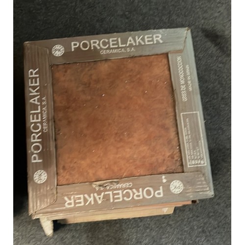302 - QTY OF PORCELAKER FLOOR TILES SEE ALL PICTURES