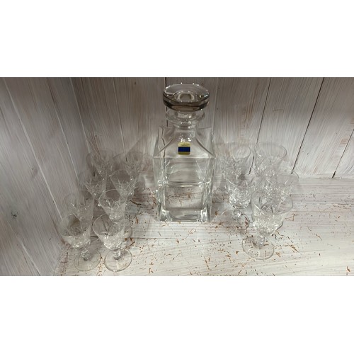 172 - 13 X PORT GLASSES AND DARTINGTON GLASS DECANTER