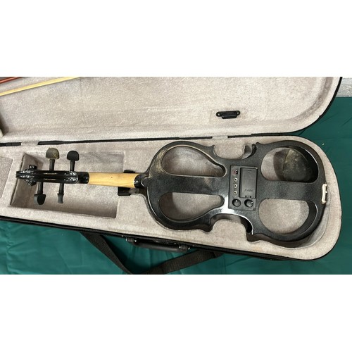 32 - BLACK ELECTRIC VIOLIN WITH CASE