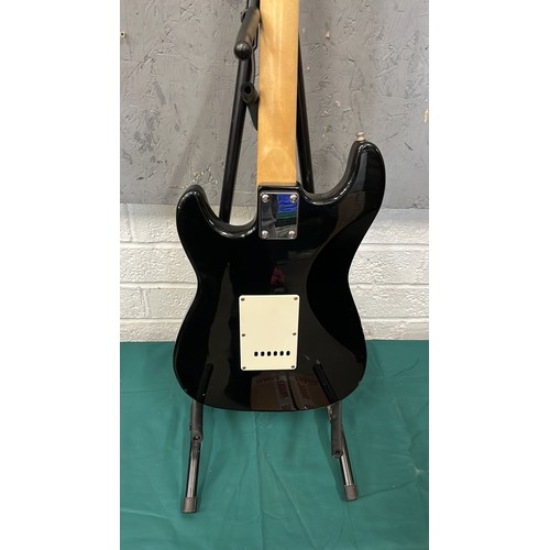 30 - ELEUATTON ELECTRIC GUITAR