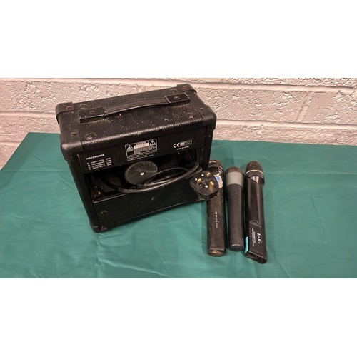 35 - SMALL AMP WITH MICS