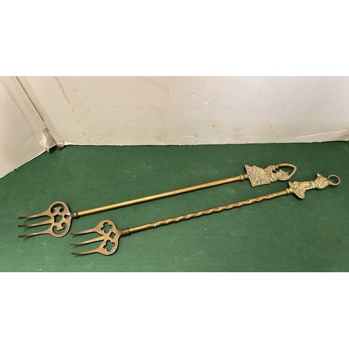 293 - 2 X BRASS TOASTING FORKS