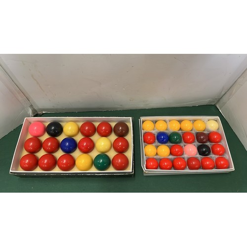 294 - BOXED SNOOKER BALLS IN TWO SIZES