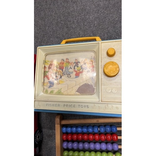 298 - SELECTION OF EARLY TOYS WITH FISHER PRICE TELLY & TONKA PUZZEL BOOK