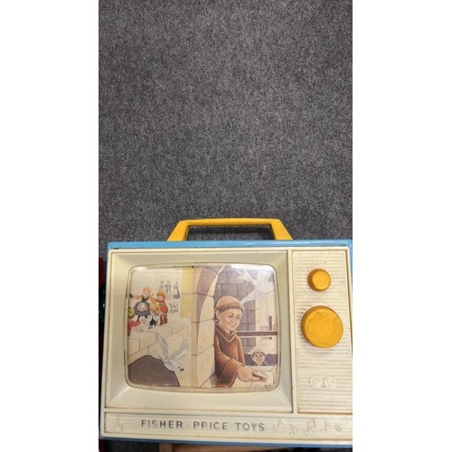 298 - SELECTION OF EARLY TOYS WITH FISHER PRICE TELLY & TONKA PUZZEL BOOK