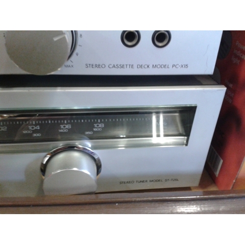 116 - Akai stereo double cassette deck hx-m600w (right side won’t stay shut), toshiba stereo cassette deck... 