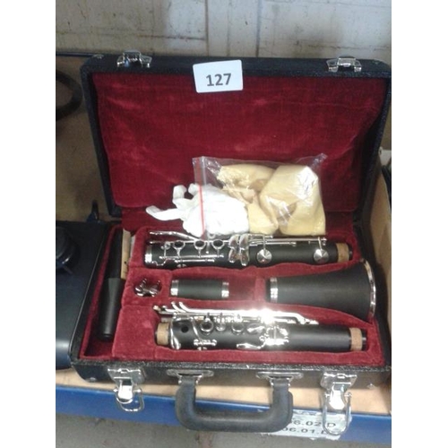 127 - Student clarinet in hard case