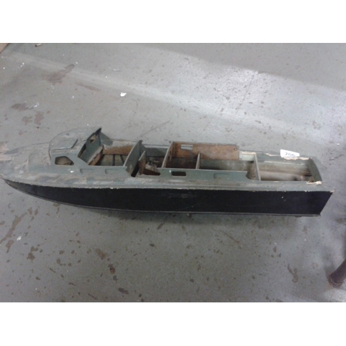 206 - Large, approx. 90cm, radio-controlled boat shell only