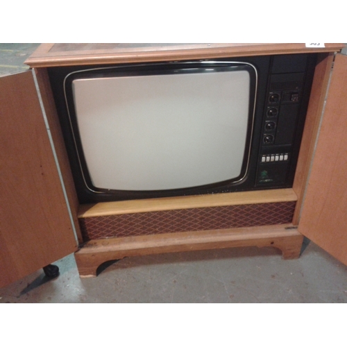 365 - Rare retro Dynatron CTV 55 colour television in Walnut cabinet