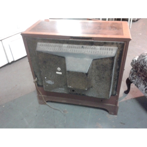 365 - Rare retro Dynatron CTV 55 colour television in Walnut cabinet