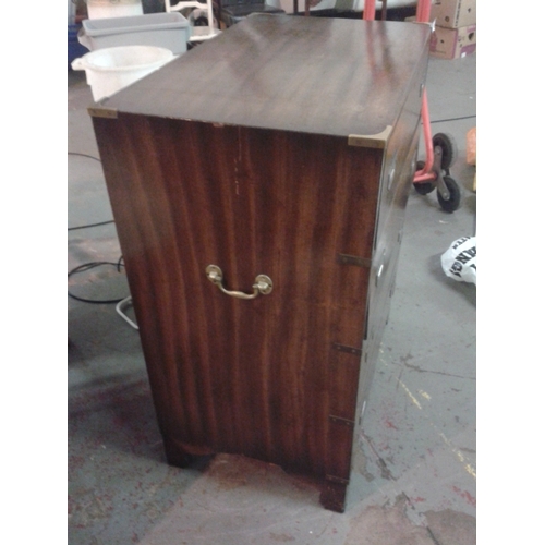 383 - Well-made 3 drawer campaign style desk cabinet approx. 75 x 46 x 91 cm tall