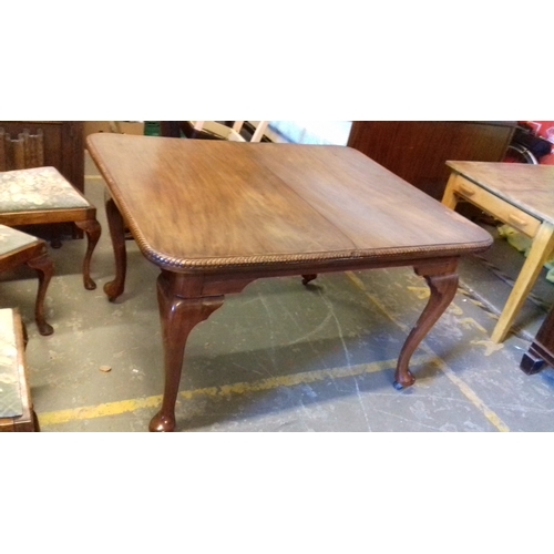 435 - Curved corner edwardian dining table on castors, approx 132 x 106cm