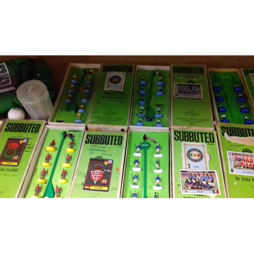 175 - Quantity of assorted (mainly international) retro subbuteo boxed teams. All with either players miss... 