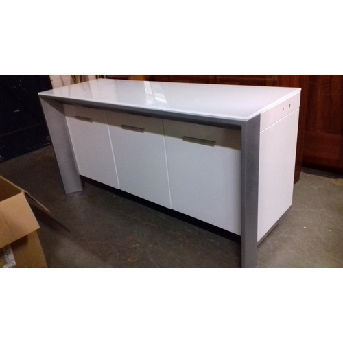 427 - Modern 3 door white gloss sideboard with glass top and soft shut doors approx 160 x 54 x 80cm tall