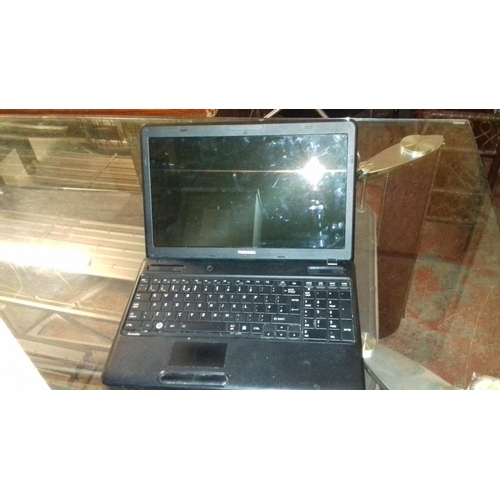 90 - Toshiba satellite c660/217 laptop, no charger so untested