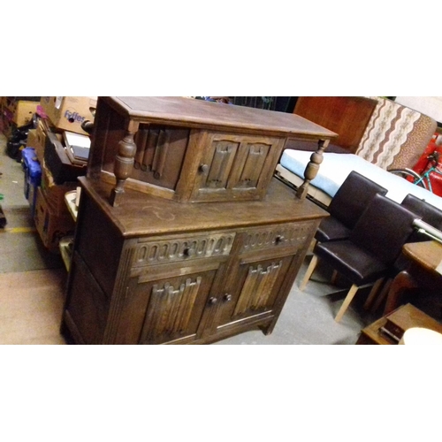 431 - Old charm oak 2 drawer/2 door sideboard/court cupboard