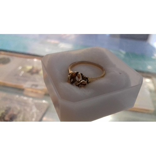 48 - 14 carat stamp gold solitaire ring missing the stone, size M 1/2